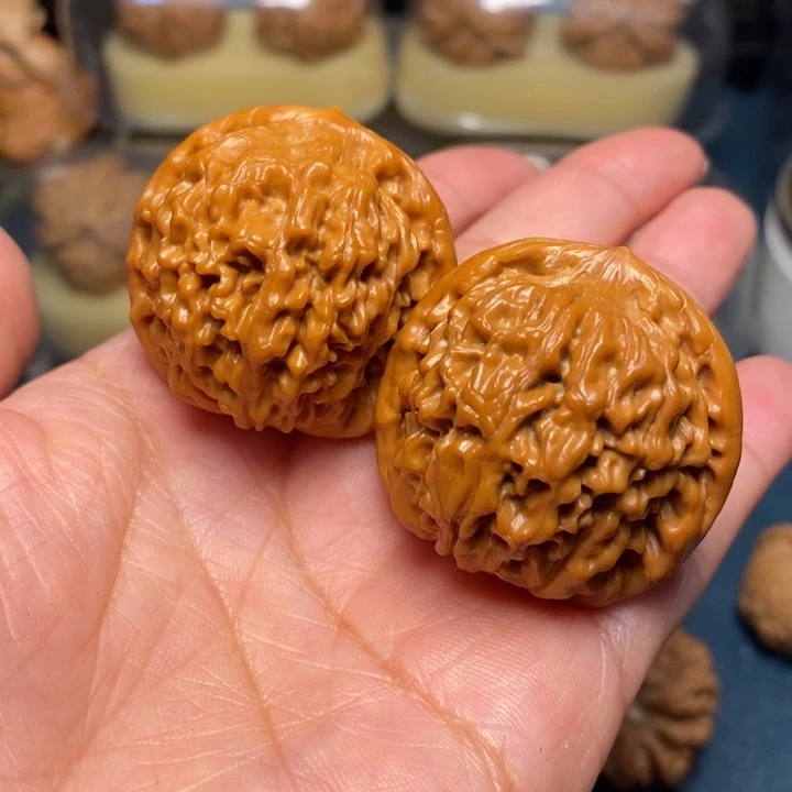 【闪购商品】文玩核桃把件莲花