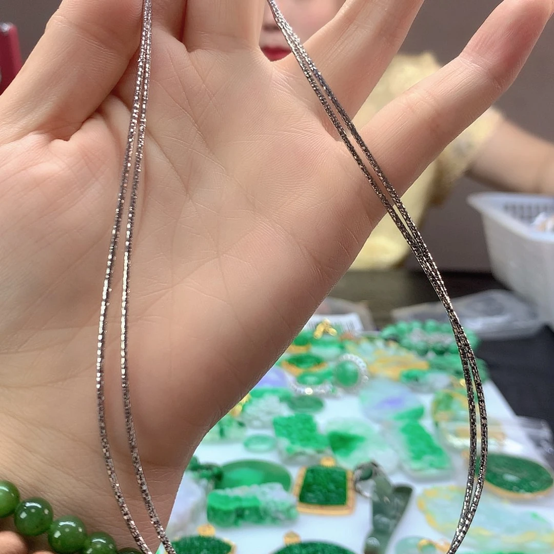 翡翠未镶嵌颈饰项圈