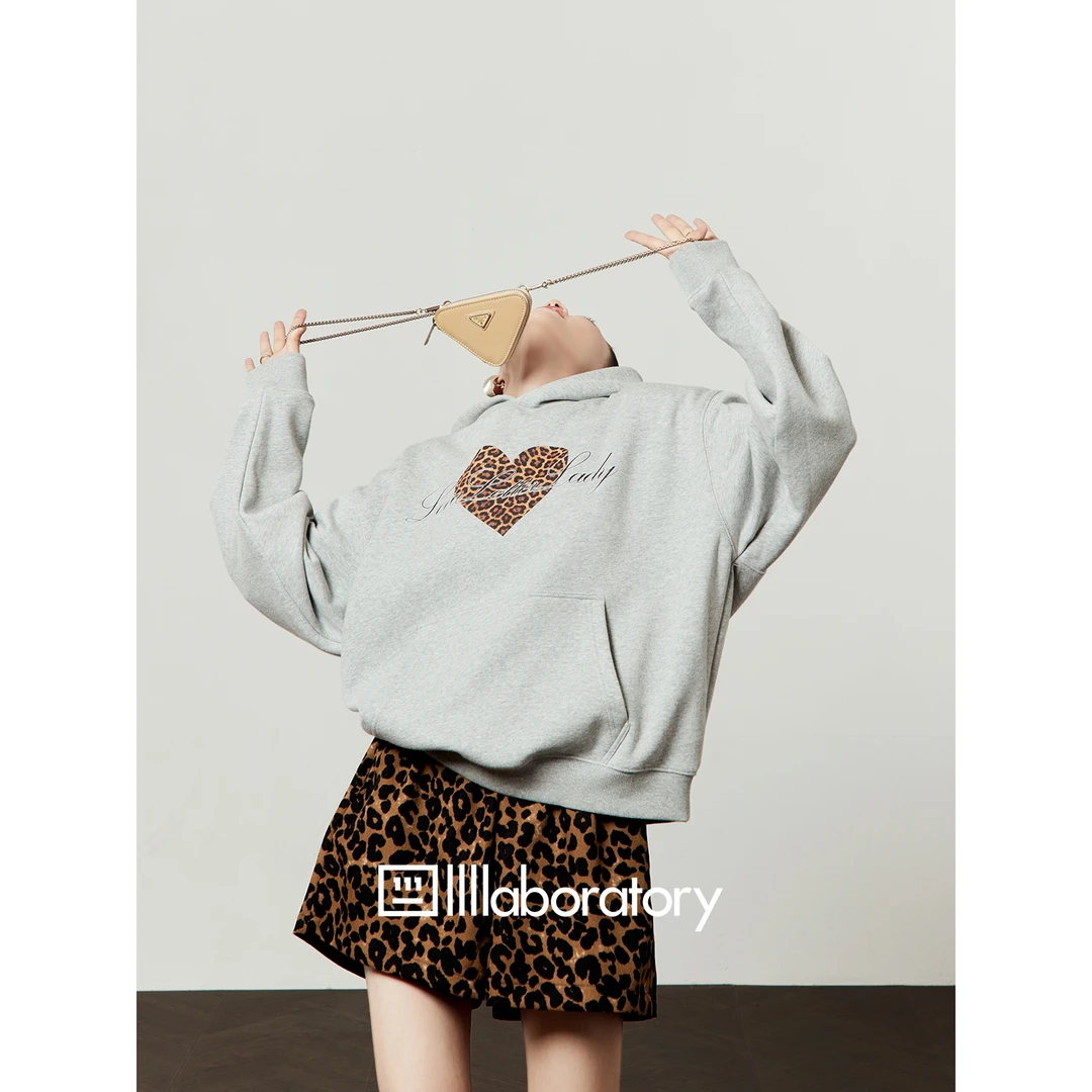 「出品」花灰色卫衣女2025秋季新款心有豹纹印花宽松风长袖