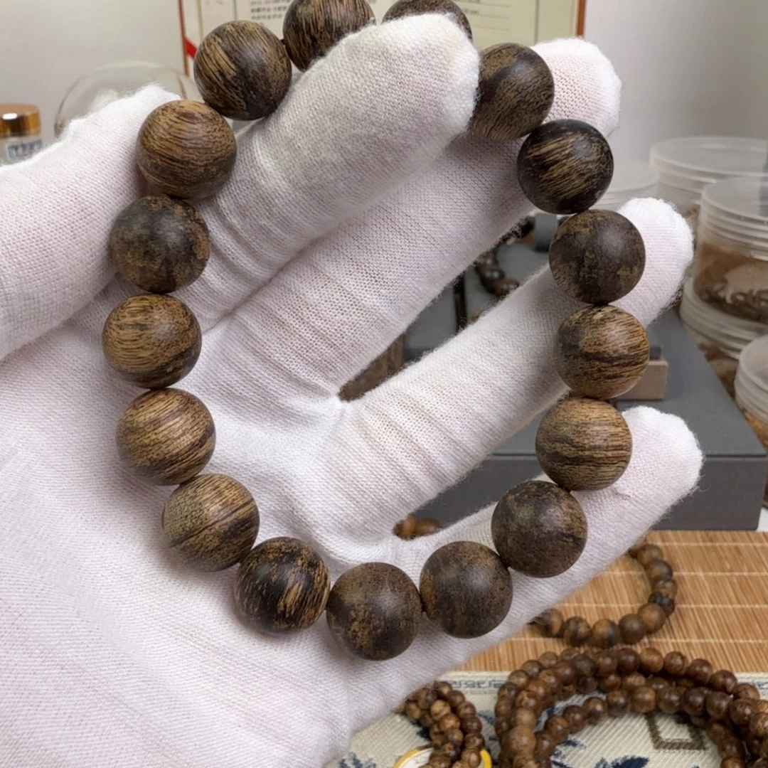 沉香碎屑沉香正区达拉干九分沉1.3规格18.3克