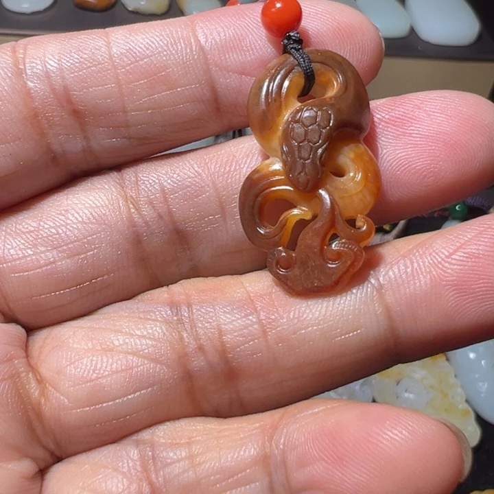 冷***霜和田玉（糖玉）未镶嵌颈饰