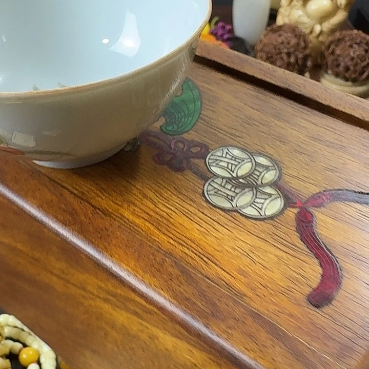 瓷片精致雕刻工艺品