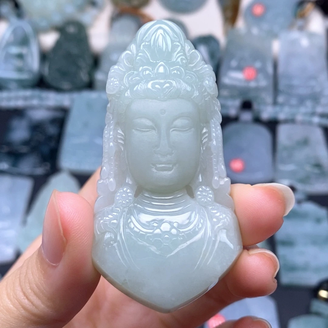 翡翠未镶嵌颈饰观音头