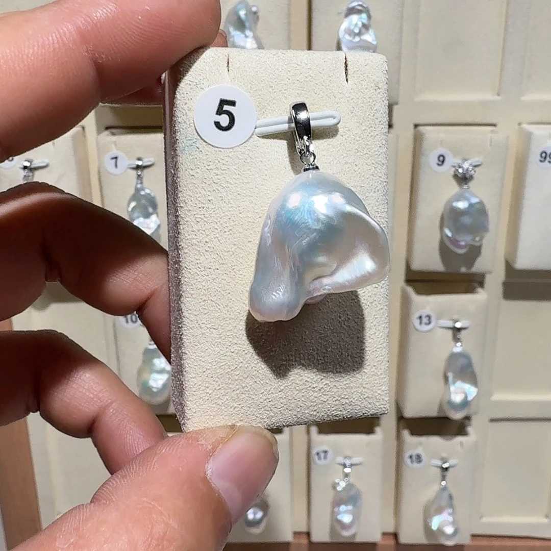 淡水珍珠合金颈饰