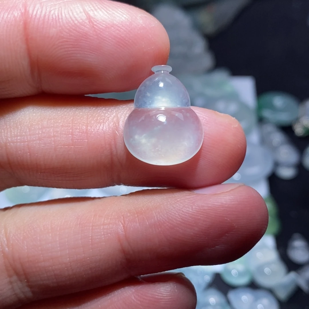 翡翠颈饰未镶嵌葫芦