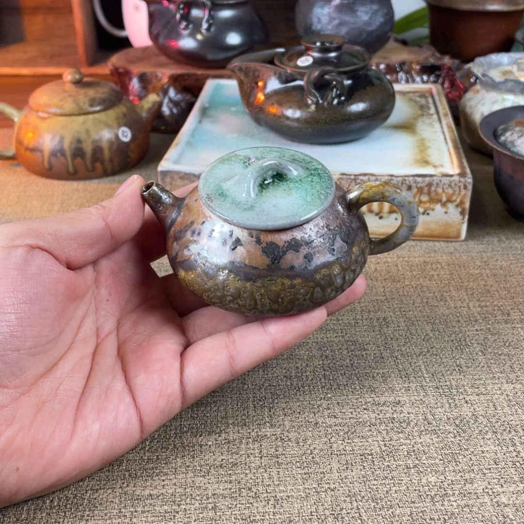 石瓢。柴烧。     金珍珠。小壶容量90
