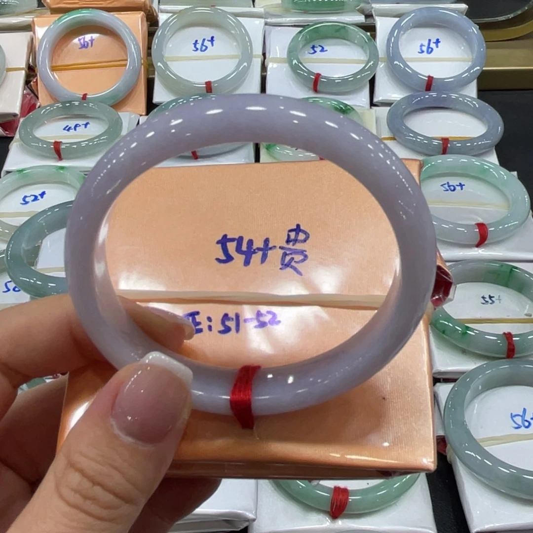 翡翠手镯未镶嵌翡翠