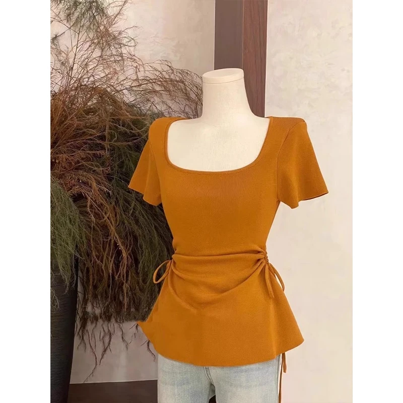 2025夏季方领抽褶收腰短袖休闲T恤女设计感不规则橘黄色开叉上衣