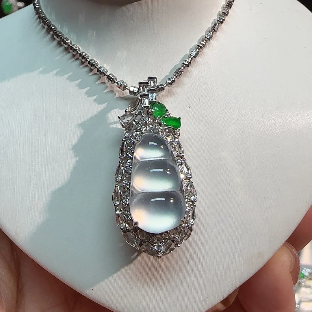 翡翠18K金镶嵌吊坠(不含链)福豆