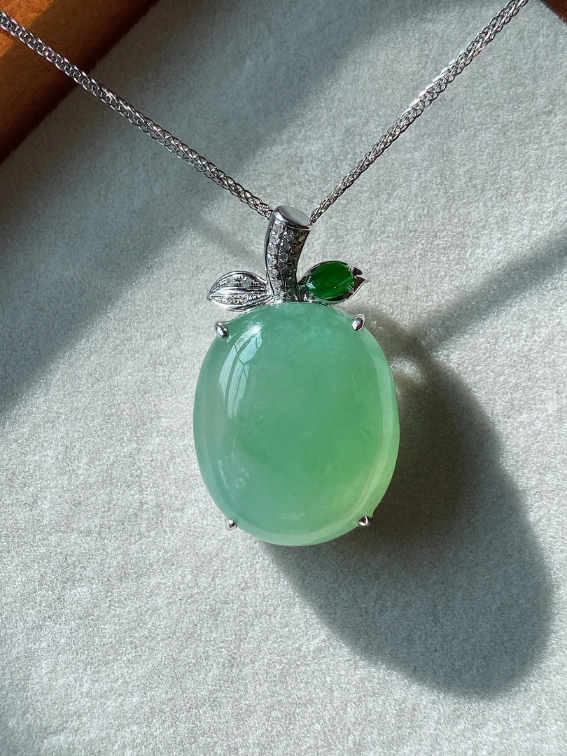 天然缅甸A级翡翠精致高端百搭款冰晴水绿苹果吊坠18k白金镶嵌