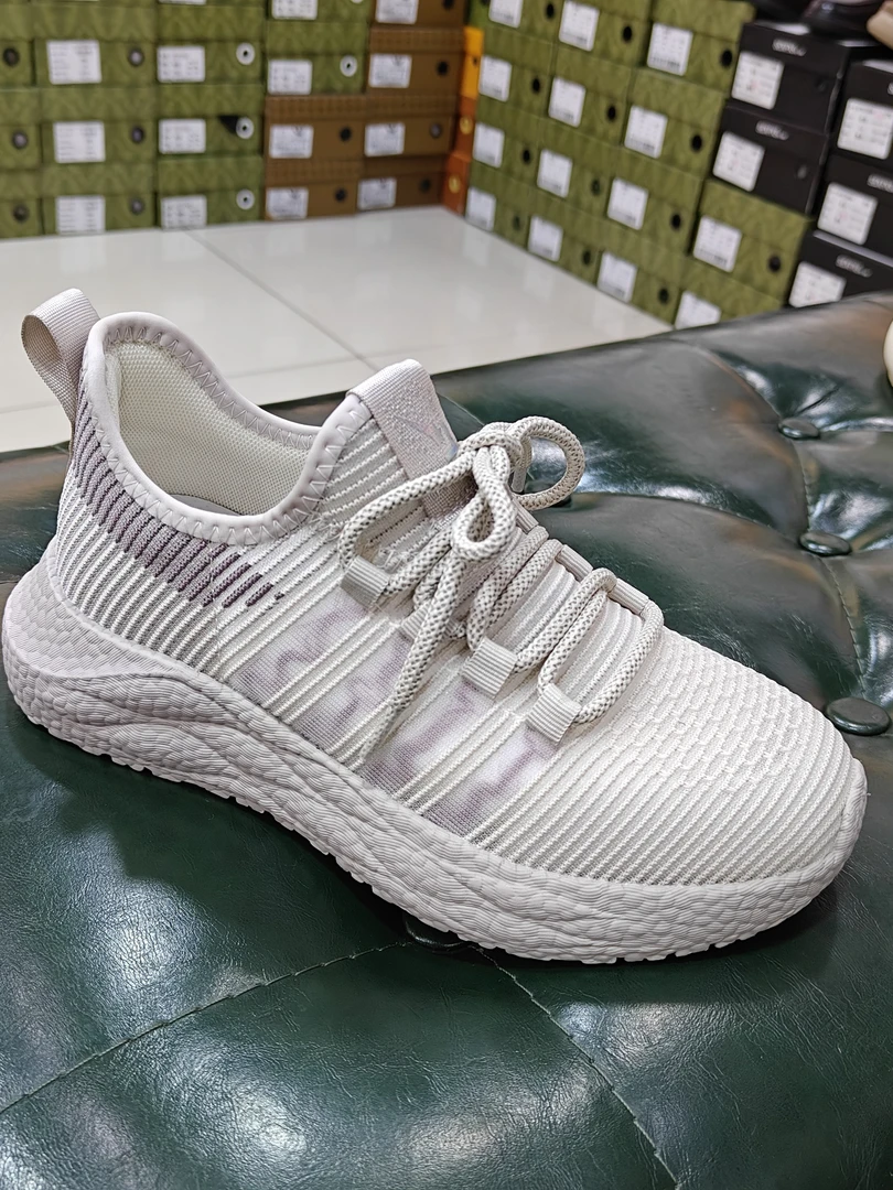 时尚跑步运动鞋潮流休闲鞋椰子鞋舒适网面飞织轻便透气