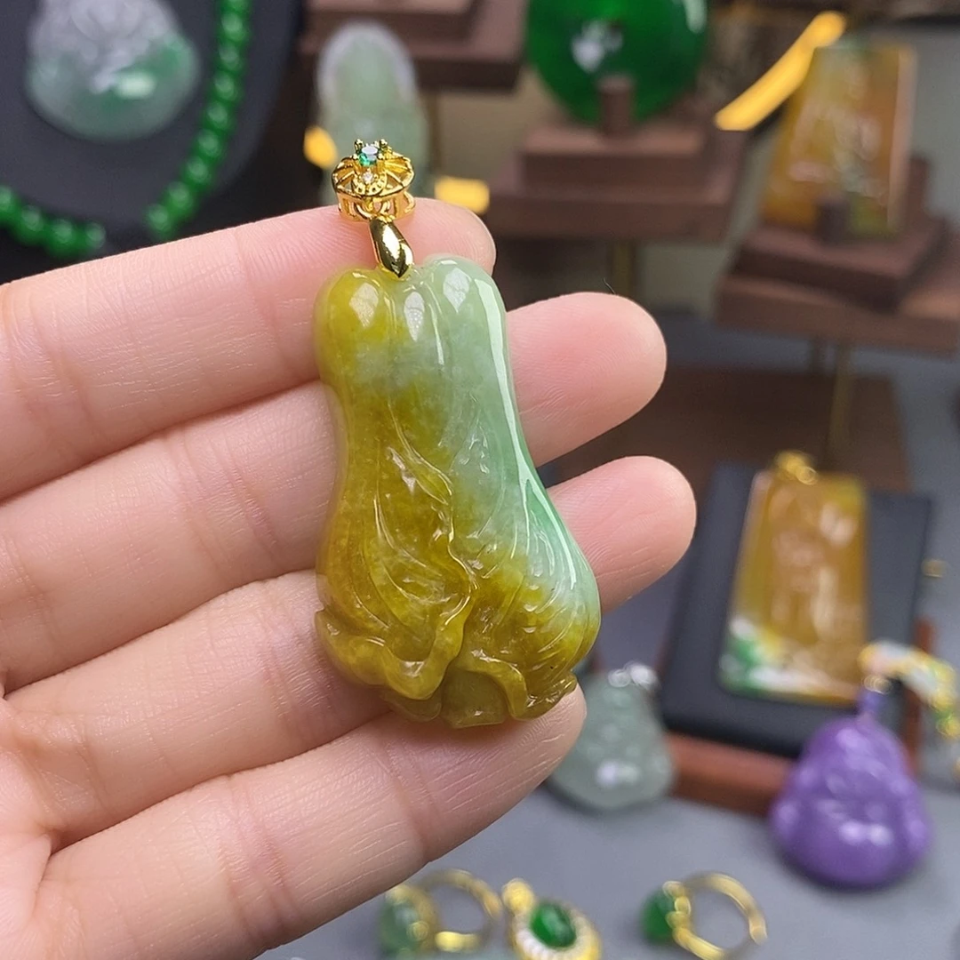 吊坠(赠链)未镶嵌翡翠