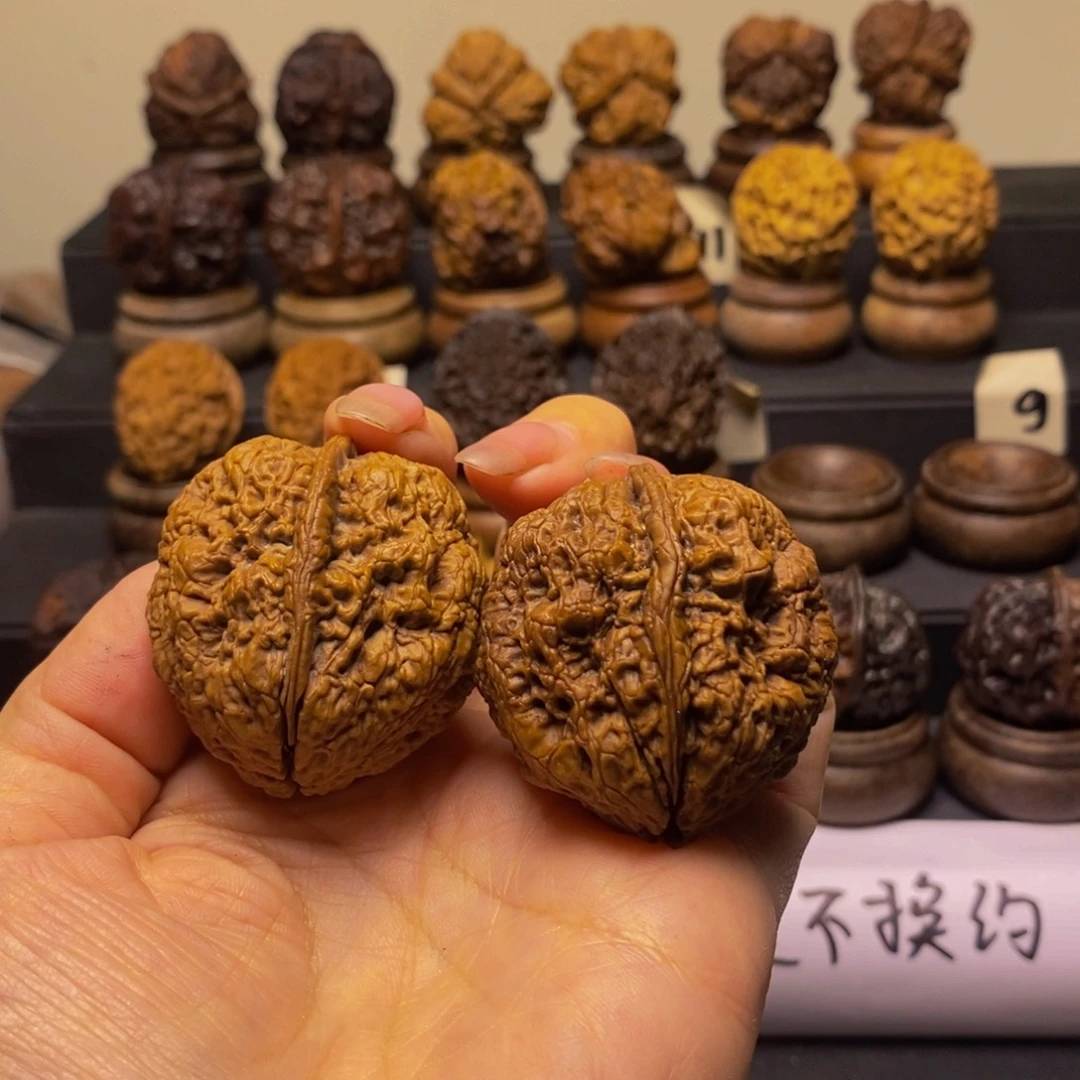 文玩核桃吊坠金刚38
