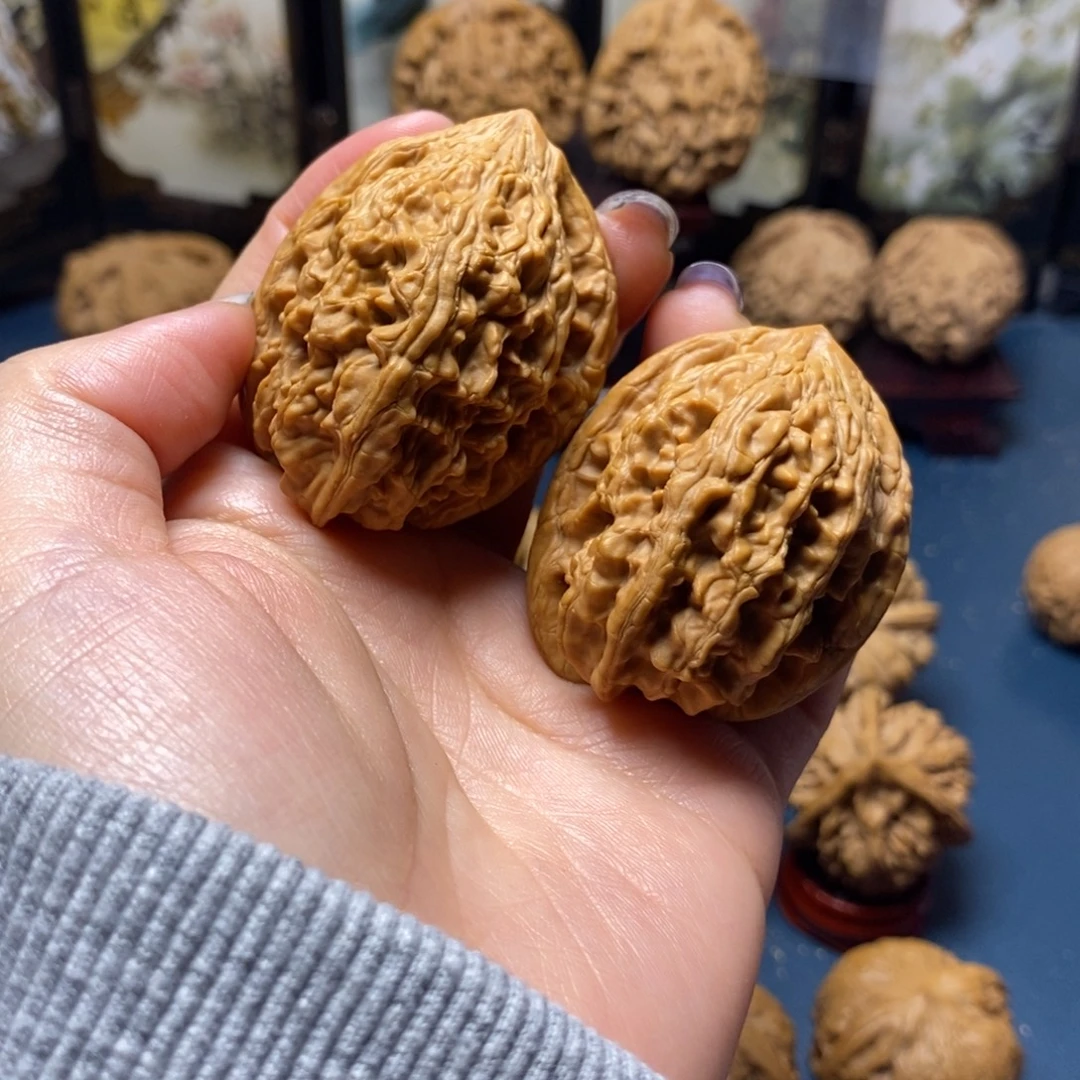 文玩核桃吊坠鸡心19号