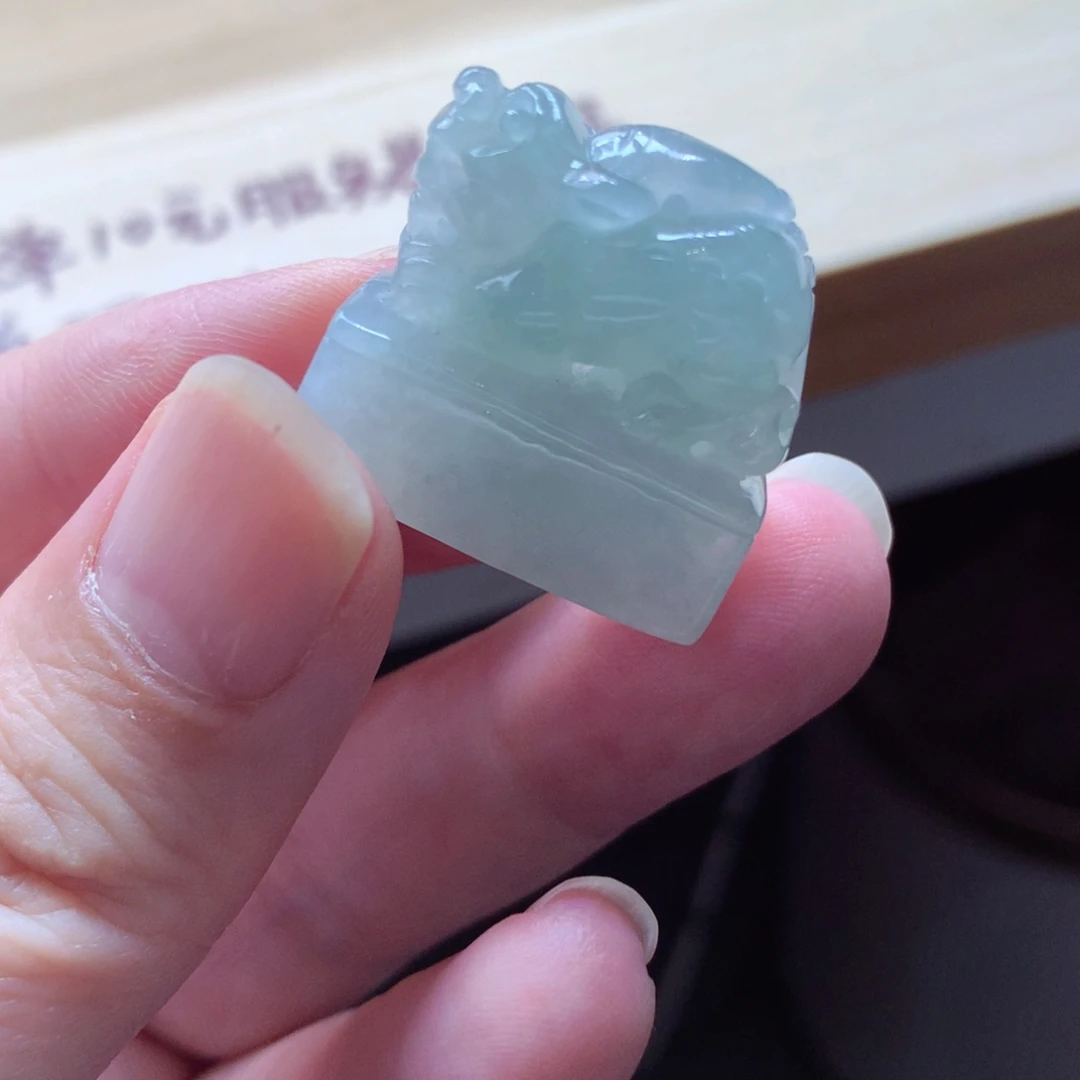 翡翠颈饰未镶嵌吊坠