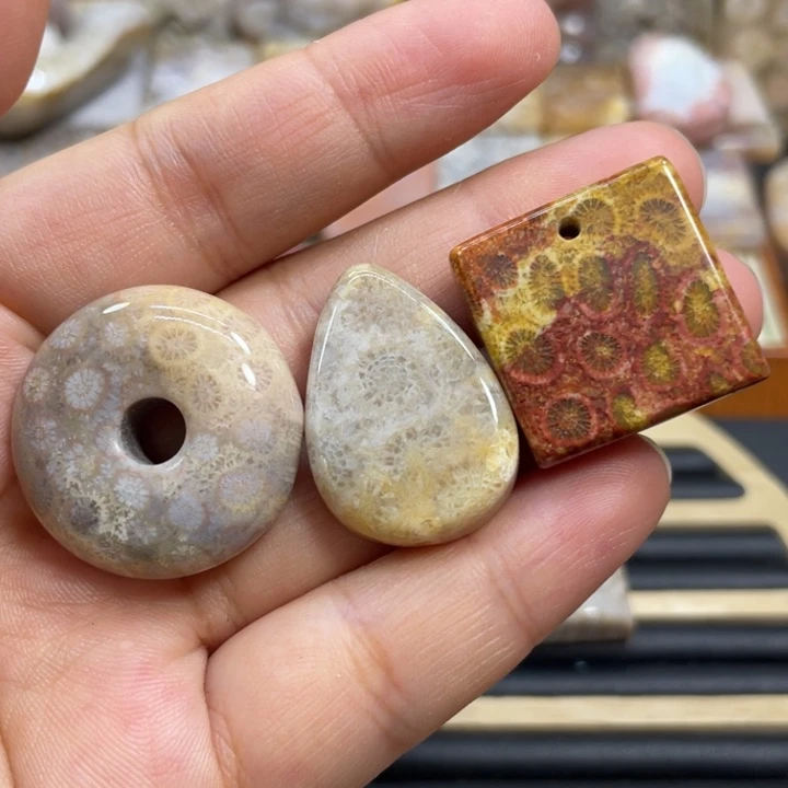 硅化玉未镶嵌颈饰k30