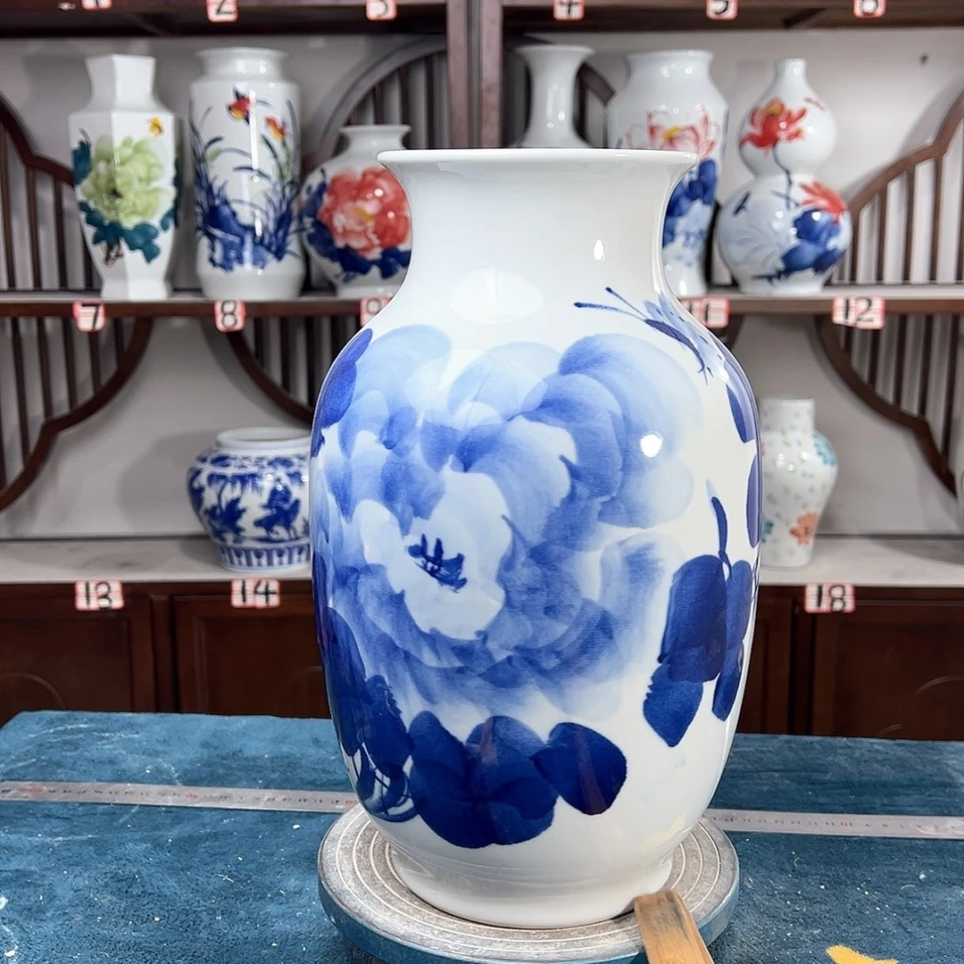 摆件景德镇陶瓷大冬青牡