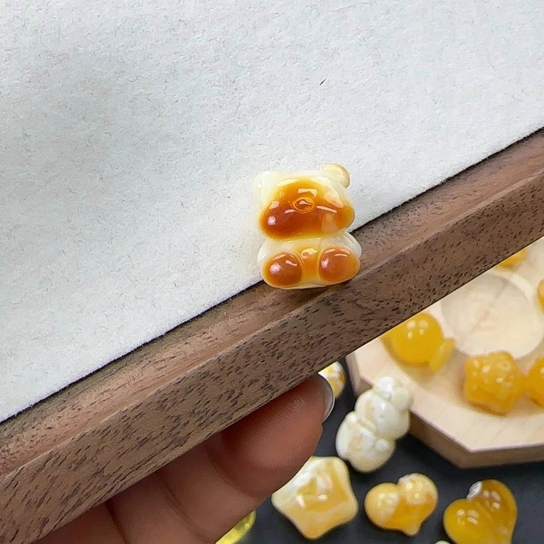 琥珀未镶嵌珠宝奇石