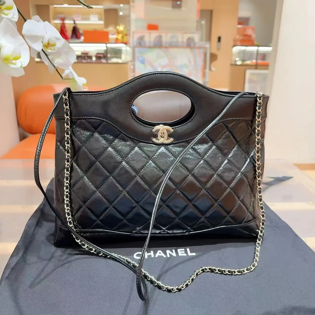 99新 Chanel/香奈儿 Chanel/香奈儿 24b黑金油蜡皮31bag中号手