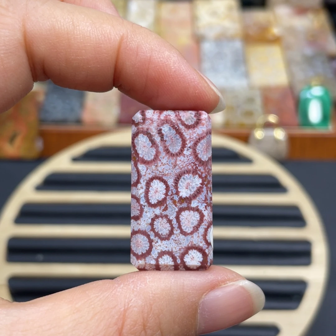 硅化玉未镶嵌颈饰k3