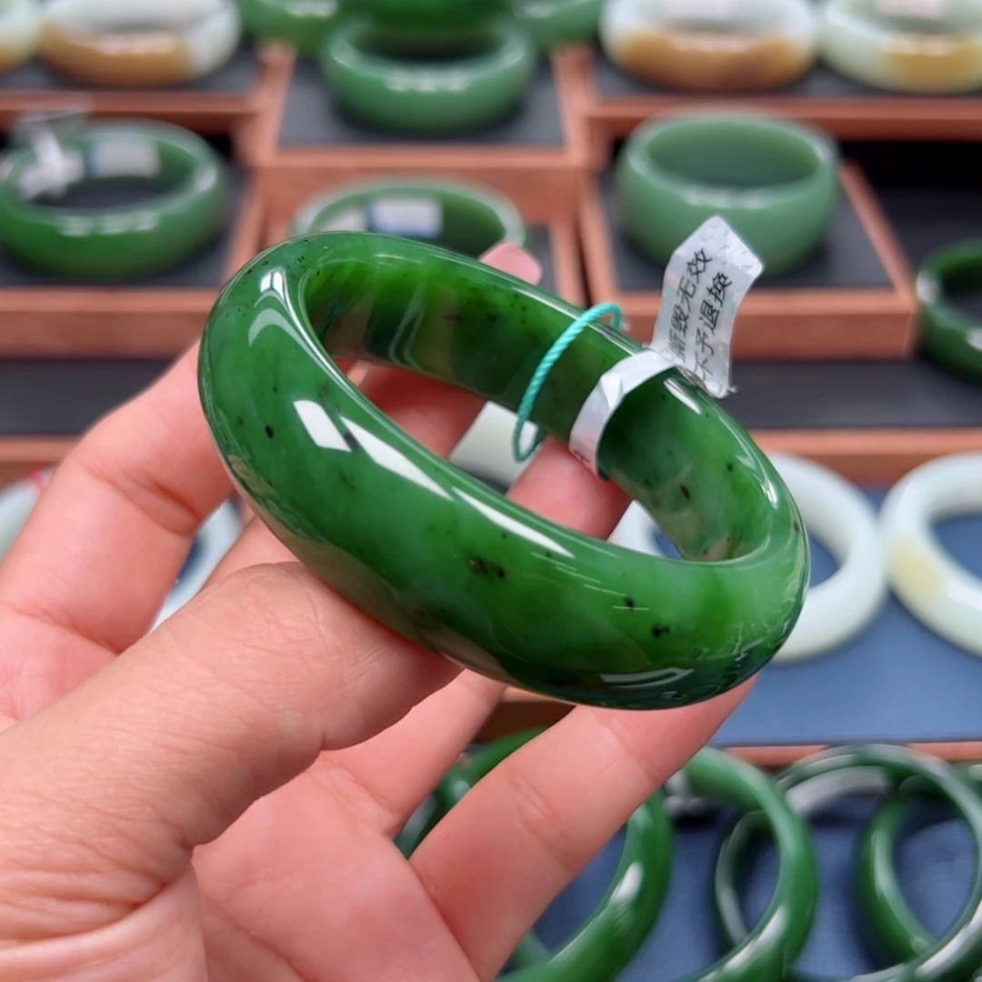 未镶嵌手镯和田玉（碧玉）