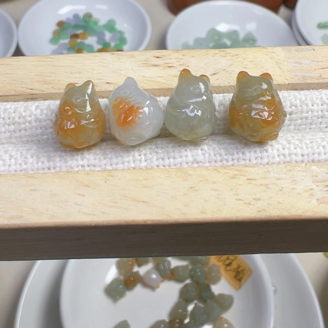 翡翠散珠龙猫一只