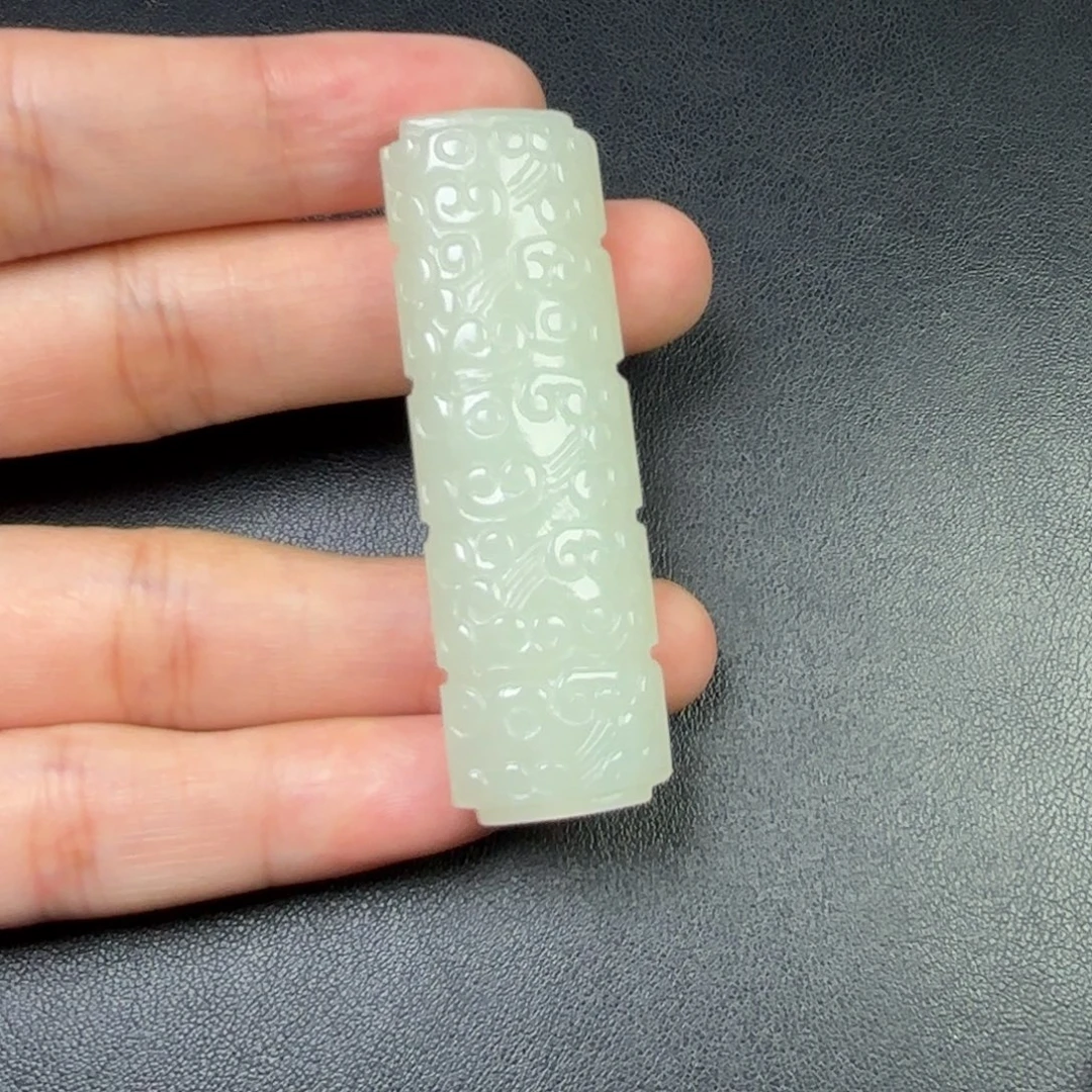 楼***丞和田玉未镶嵌挂件