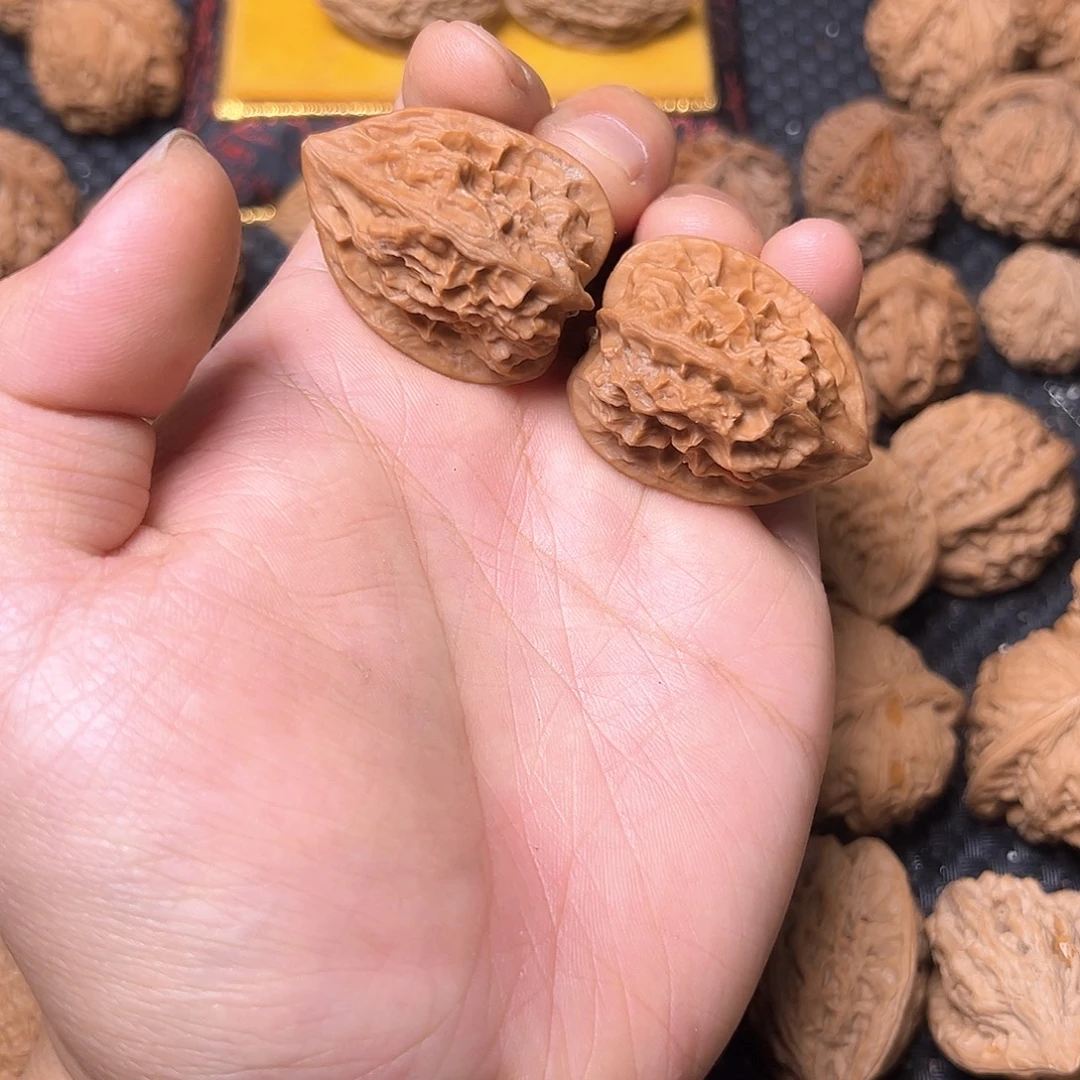 吊坠文玩核桃龙骨三角鸡心