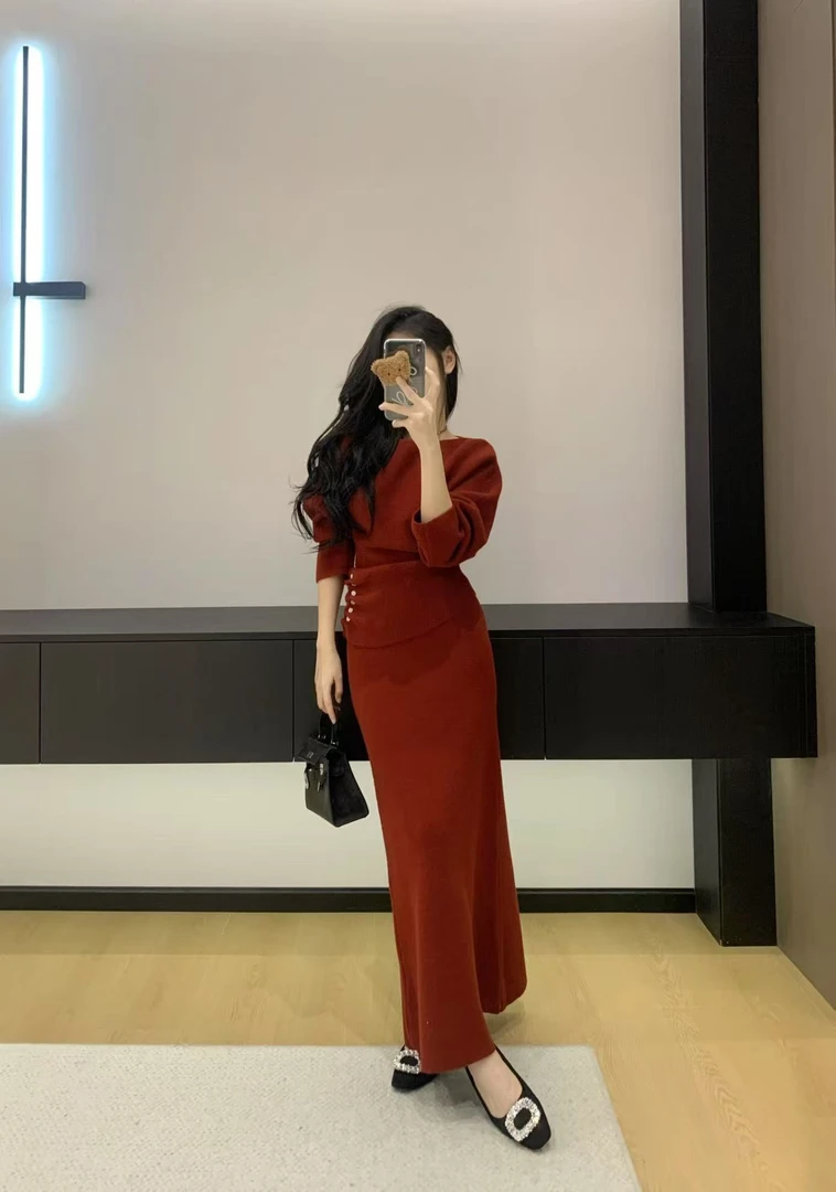 法式时尚纯欲风红色一字肩毛衣女秋冬款高级感针织上衣半身裙套装