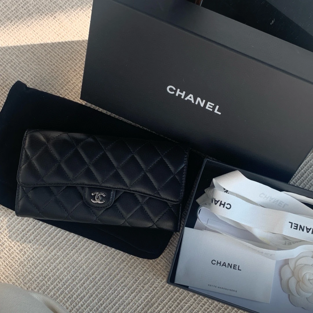 95新 Chanel/香奈儿 chanel 黑色银扣cf钱包