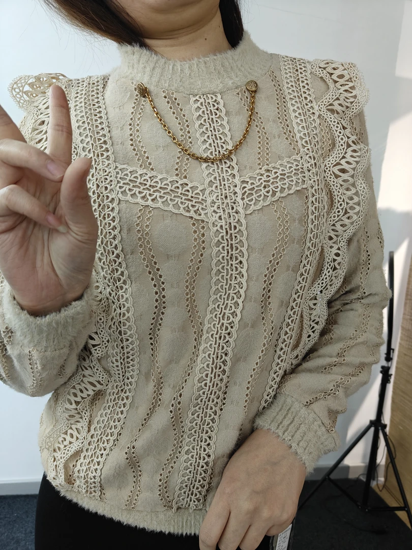 37 飞边蕾丝加厚针织衫