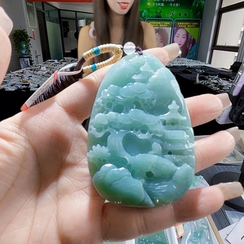 颈饰未镶嵌翡翠一个