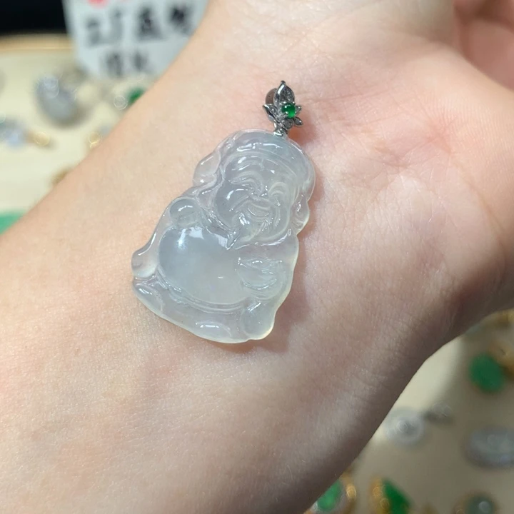 颈饰18K金镶嵌翡翠