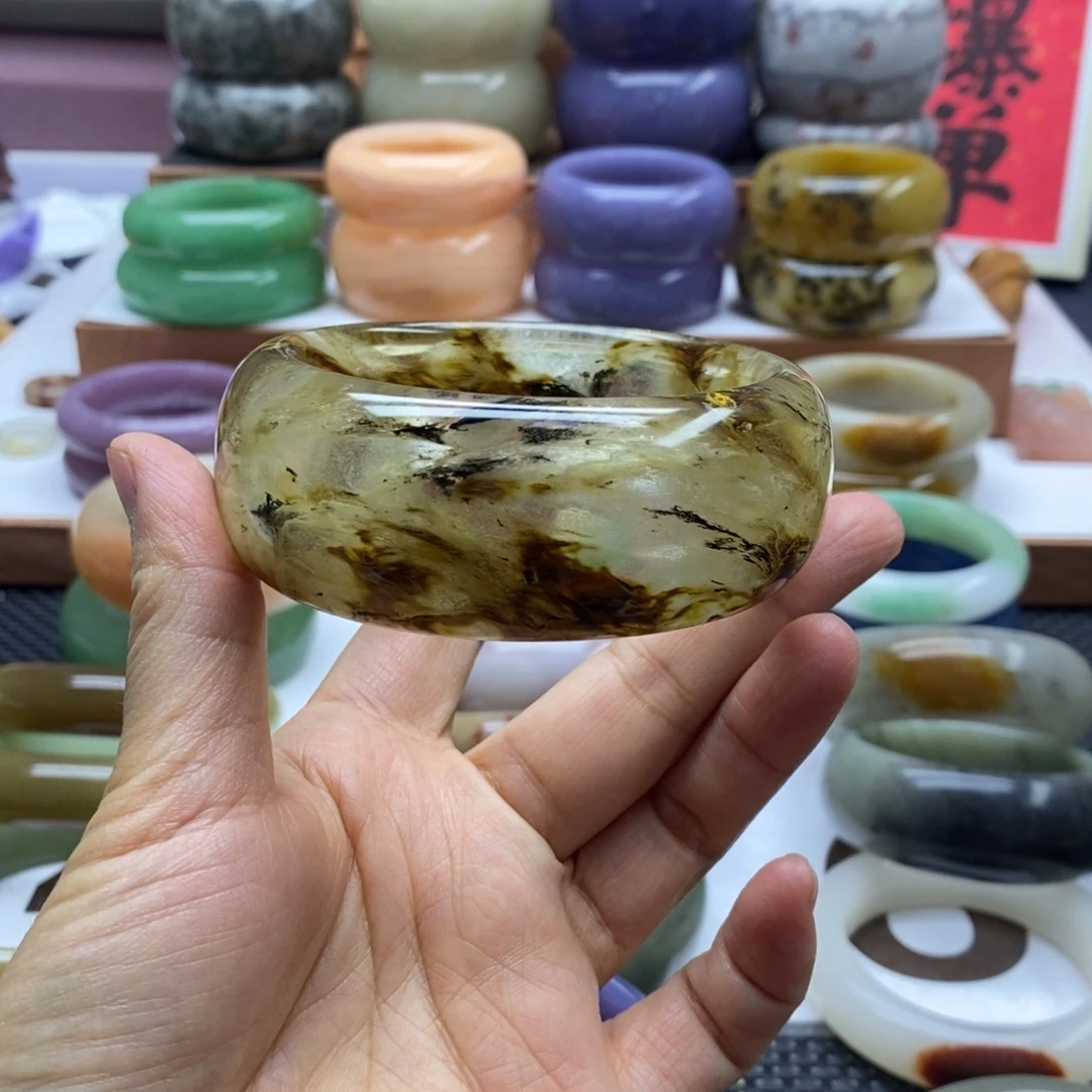 石英岩玉未镶嵌手镯