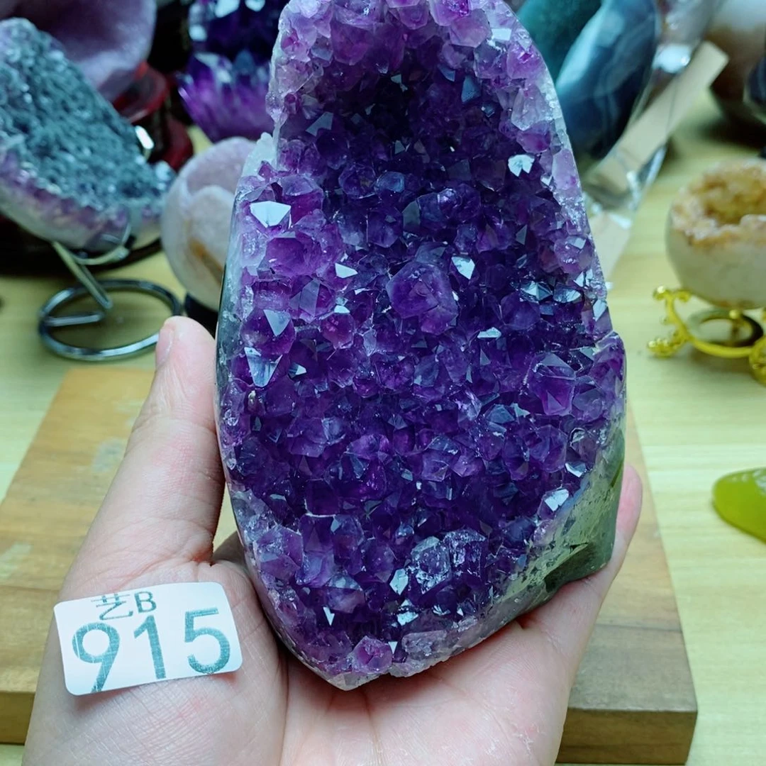 未镶嵌水晶大型摆件（非配饰）