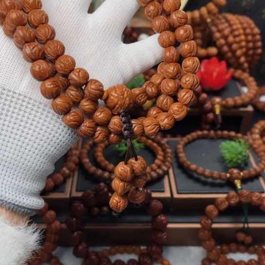 吊坠桃核云**10玉龙脊脖挂