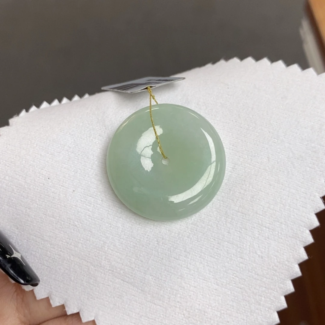 颈饰未镶嵌翡翠平安扣