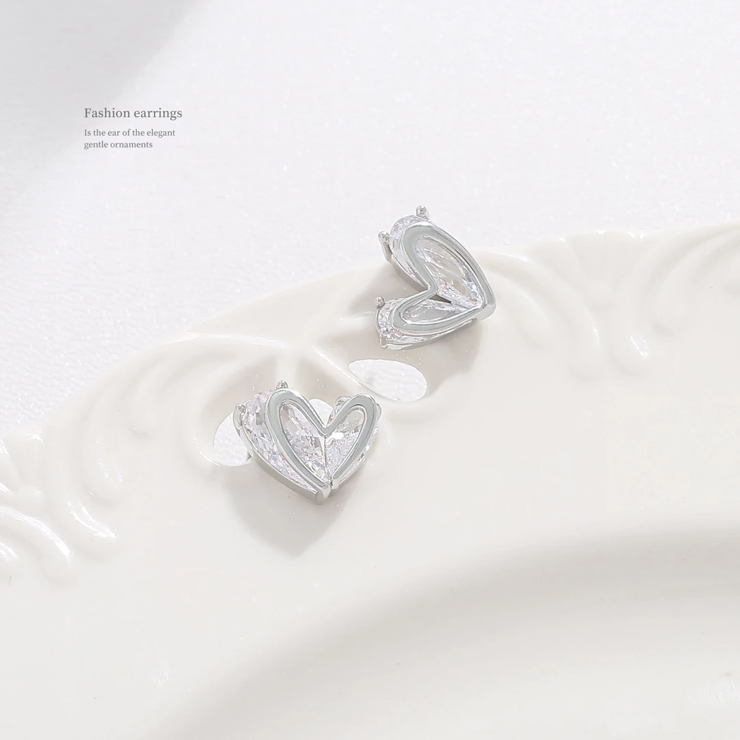 黄铜锆石耳饰 卡芙娜s925银针防过敏耳饰女 简约爱心时尚耳环