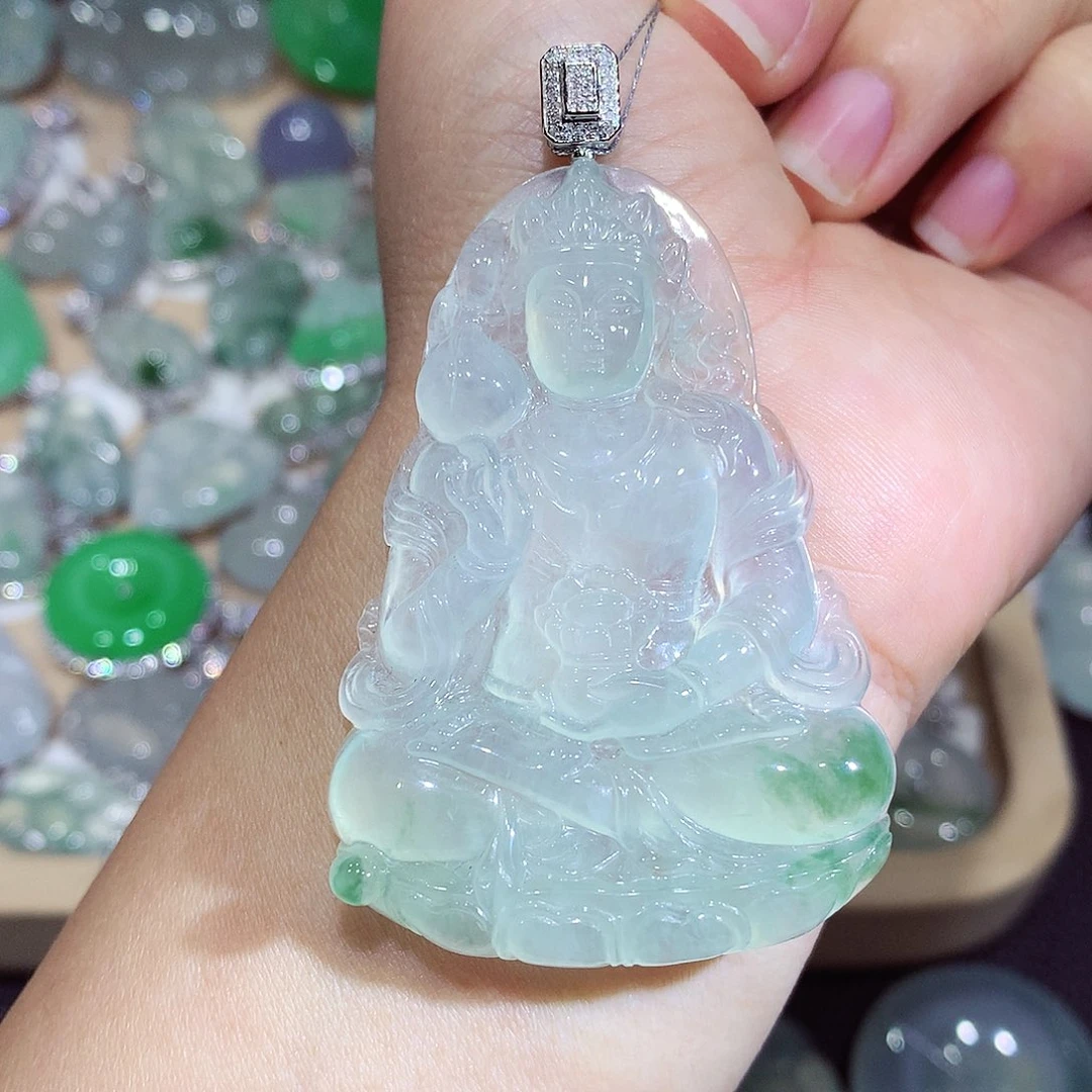 翡翠18K金镶嵌颈饰度母