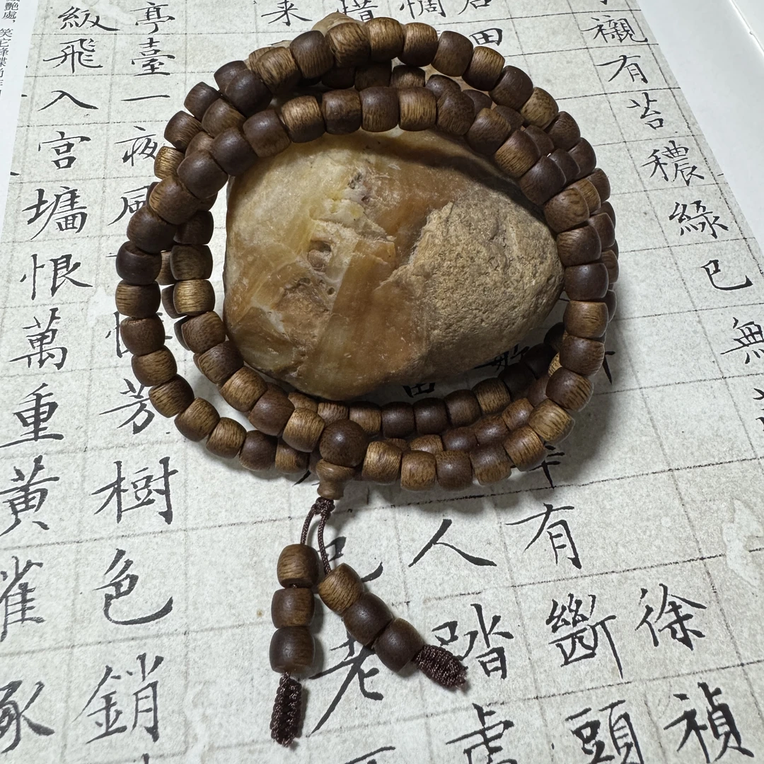 Z-592【柬埔寨金边沉香】多圈约6x7mm,27.79g