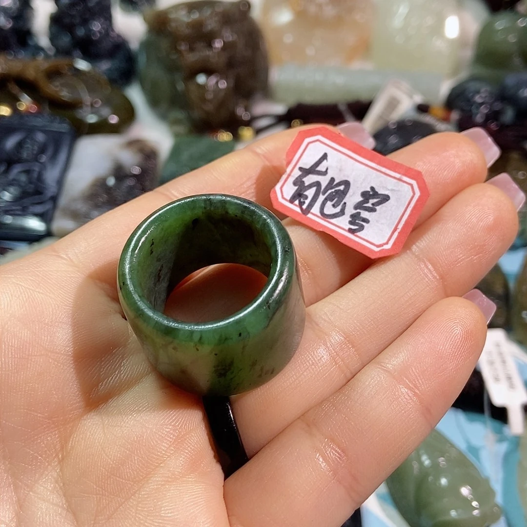 和田玉珠宝半成品未镶嵌扶***里