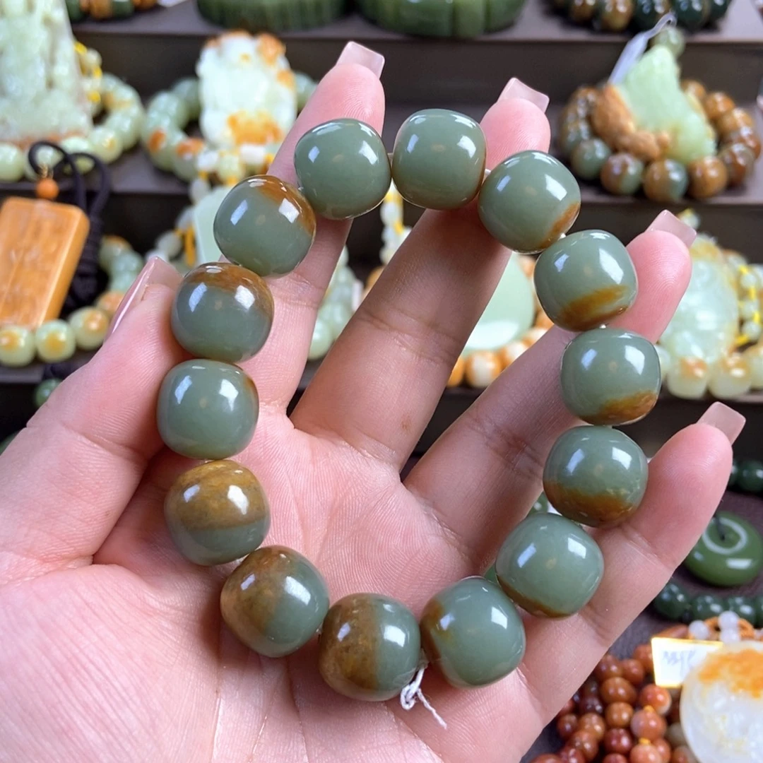 小***子透闪石质玉未镶嵌手串