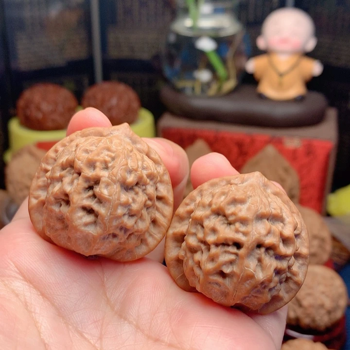 文玩核桃吊坠36全品三角瓷娃娃