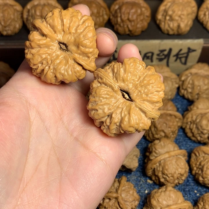 桃核吊坠?****集蛤蟆核桃