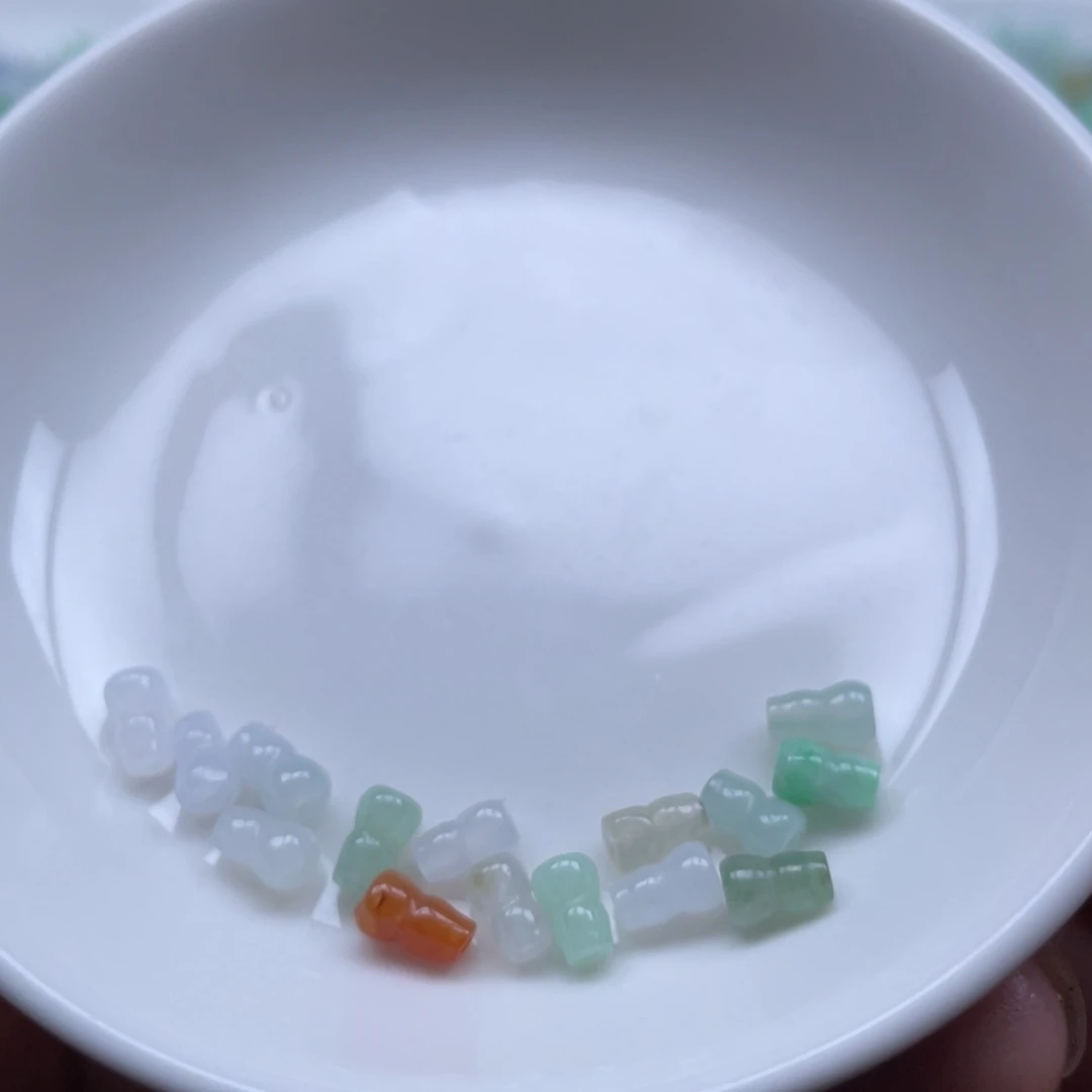 翡翠散珠通孔葫芦