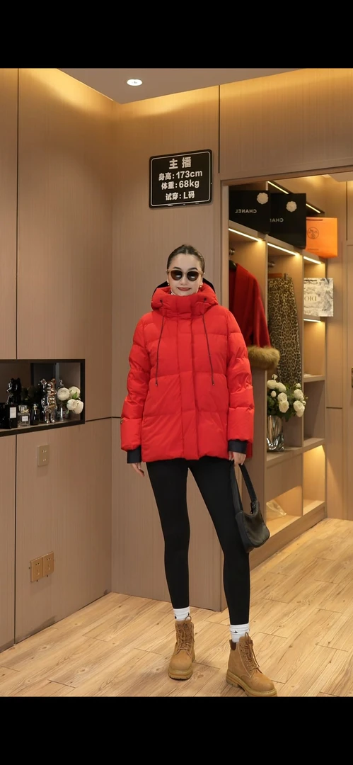 连帽短款冬季运动修身收腰外套羽绒服