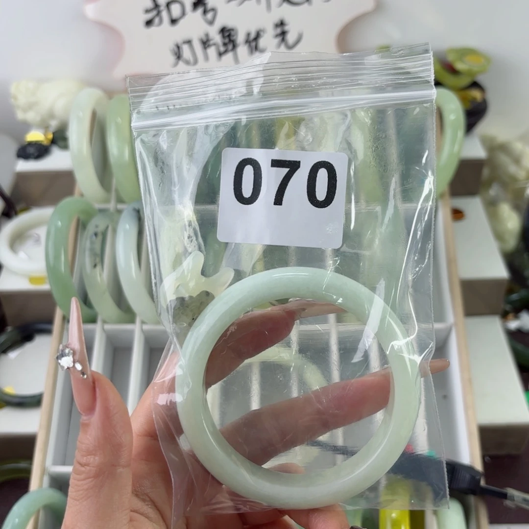 蛇纹石玉未镶嵌手镯鸡****¹