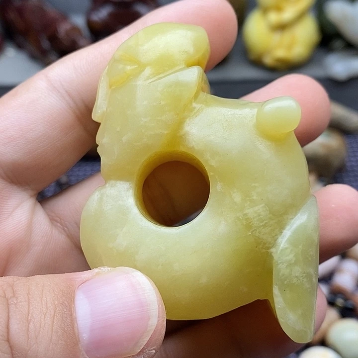 未镶嵌蛇纹石玉颈饰