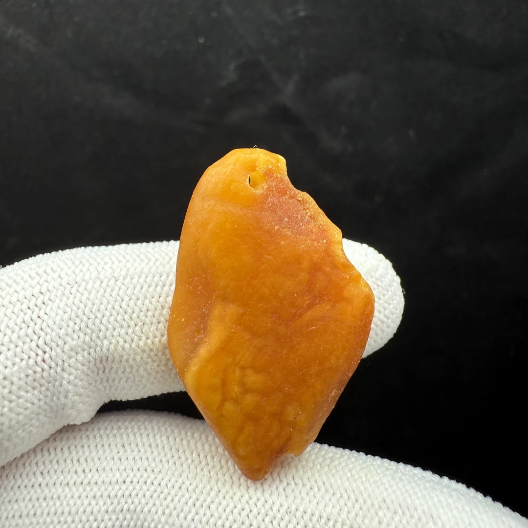B5403天然原矿蜜蜡微瑕特价原皮吊坠21*33.6mm支持复检
