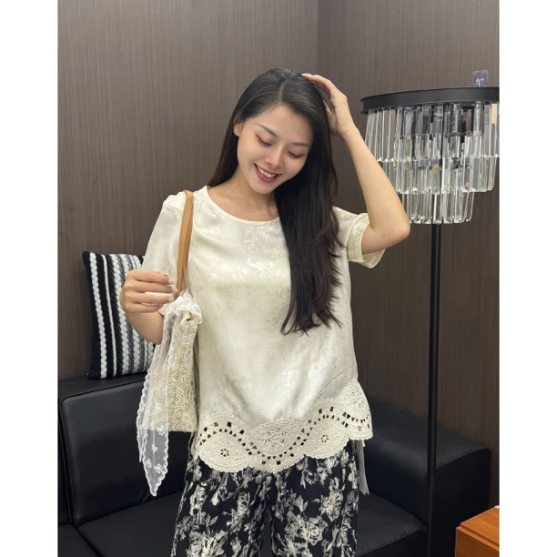 【惠惠家】1070 重工镂空绣花宽松显瘦减龄百搭衬衫提花国风